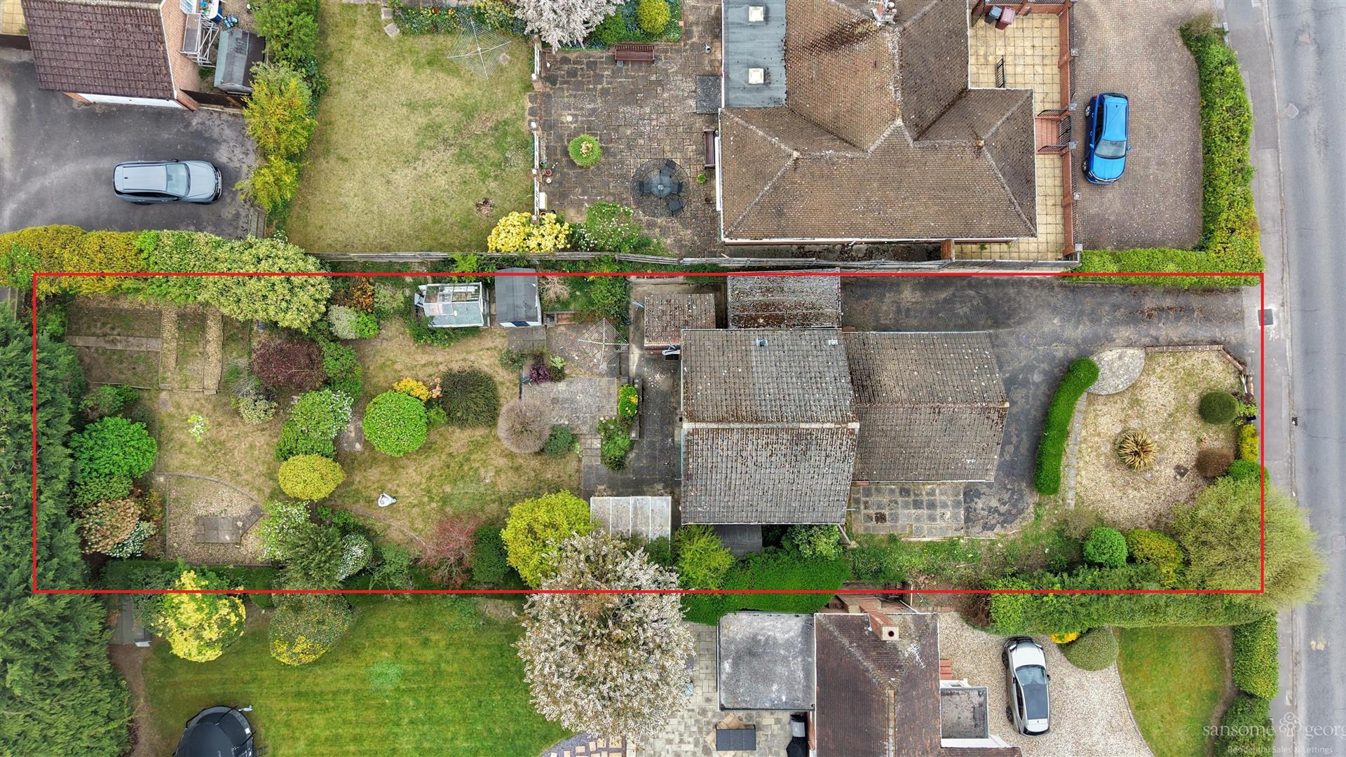 4 bed property in Chapel Hill, Reading